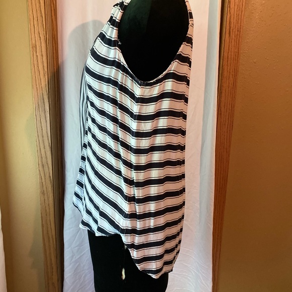 Top - Picture 5 of 6